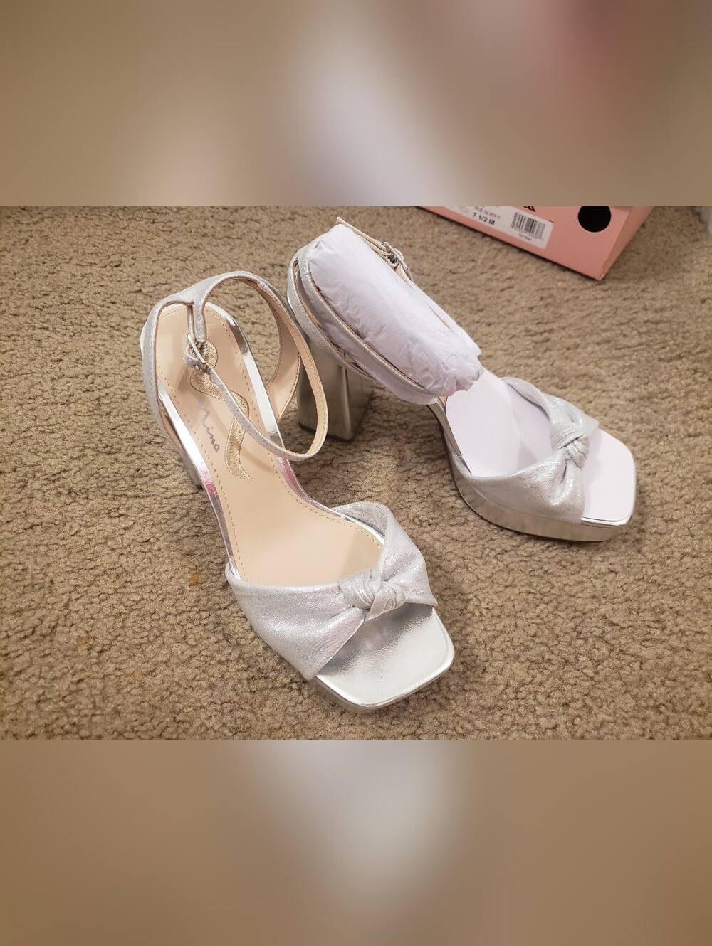 NWT Nina Silver Knotted Open-Toe Block Heel Sandals Size 7.5